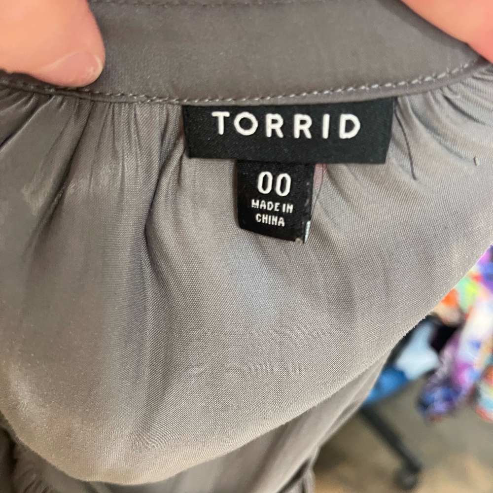 Torrid Gray Tie Front Long Sleeve Blouse - Picture 5 of 5